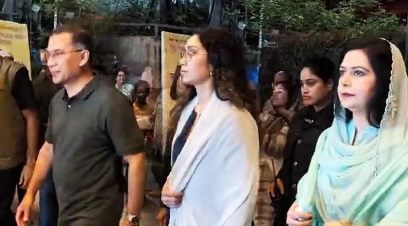 কবি চিতাবাঘ দেখতে সপরিবারে নাটকপাড়ায় প্রধানমন্ত্রী